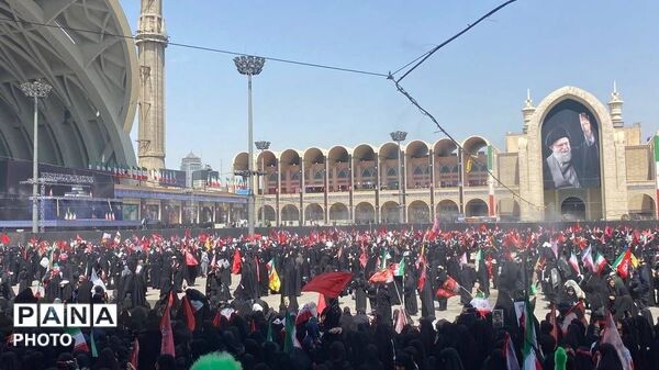 مصلی امام خمینی(ره) تهران میزبان آیین باشکوه وداع با پیکر مطهر رهبر شهید
