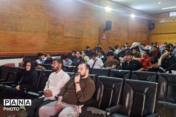  همایش هدایت تحصیلی پایه نهم در ورامین