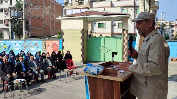 مانور استانی بازگشایی مدرسه در دبیرستان بهار آزادی قائمشهر