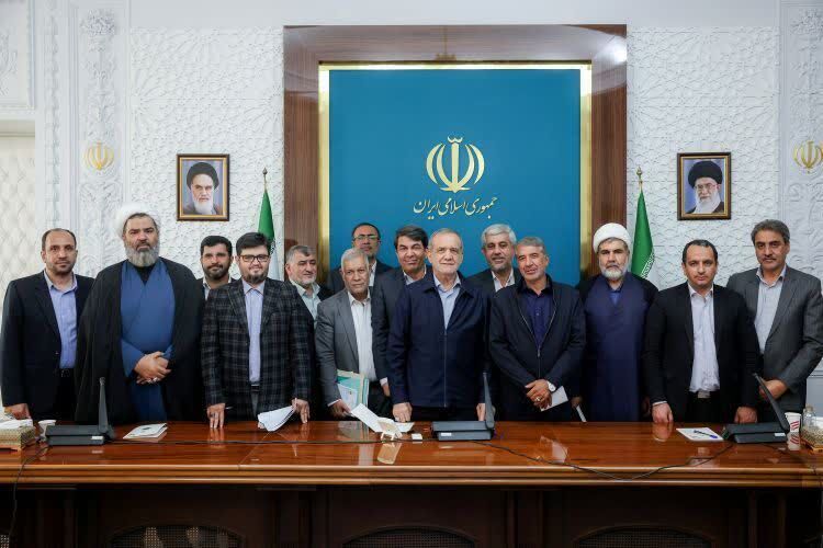 دیدار مسئولان کرمان با رئیس‌ جمهور؛ تفویض اختیار تا تقویت روابط خارجی