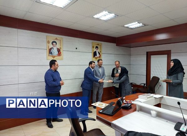  مراسم تقدیر از ناظران و عوامل اجرایی دهمین دوره جشنواره نوجوان خوارزمی شهرستان ملارد 