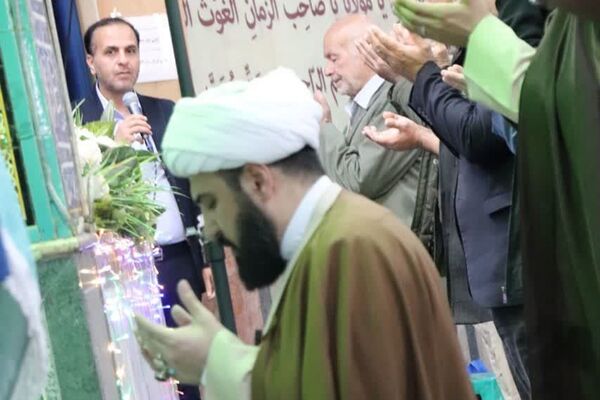 حضور دانش آموزان آموزشگاه شهدای گلدسته و مردم چهاردانگه در نماز جمعه 