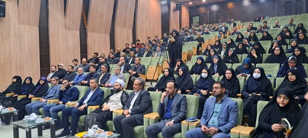 رونمایی از کتاب "اردک دیوانه" 