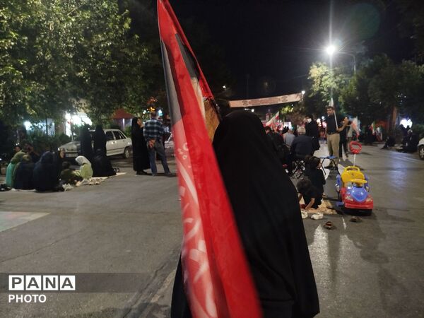 خیابان امام خمینی شهرستان نیشابور باز هم اجتماعات شبانه مردم این شهر را در برمی‌گیرد