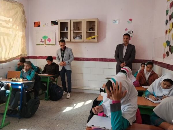 بازدید معاون آموزشی اداره آموزش و پرورش شهرستان خاتم از مدارس روستای خوانسار 
