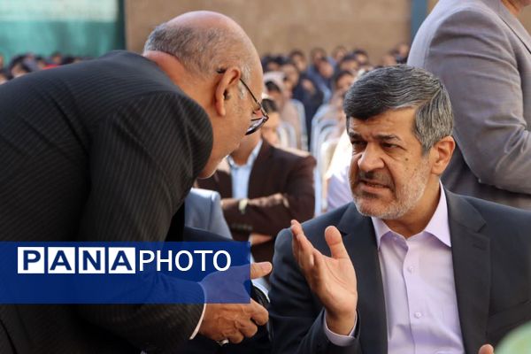 مراسم جشن ملی عاطفه‌ها در دبیرستان دخترانه شهید دکتر پاکنژاد یزد 