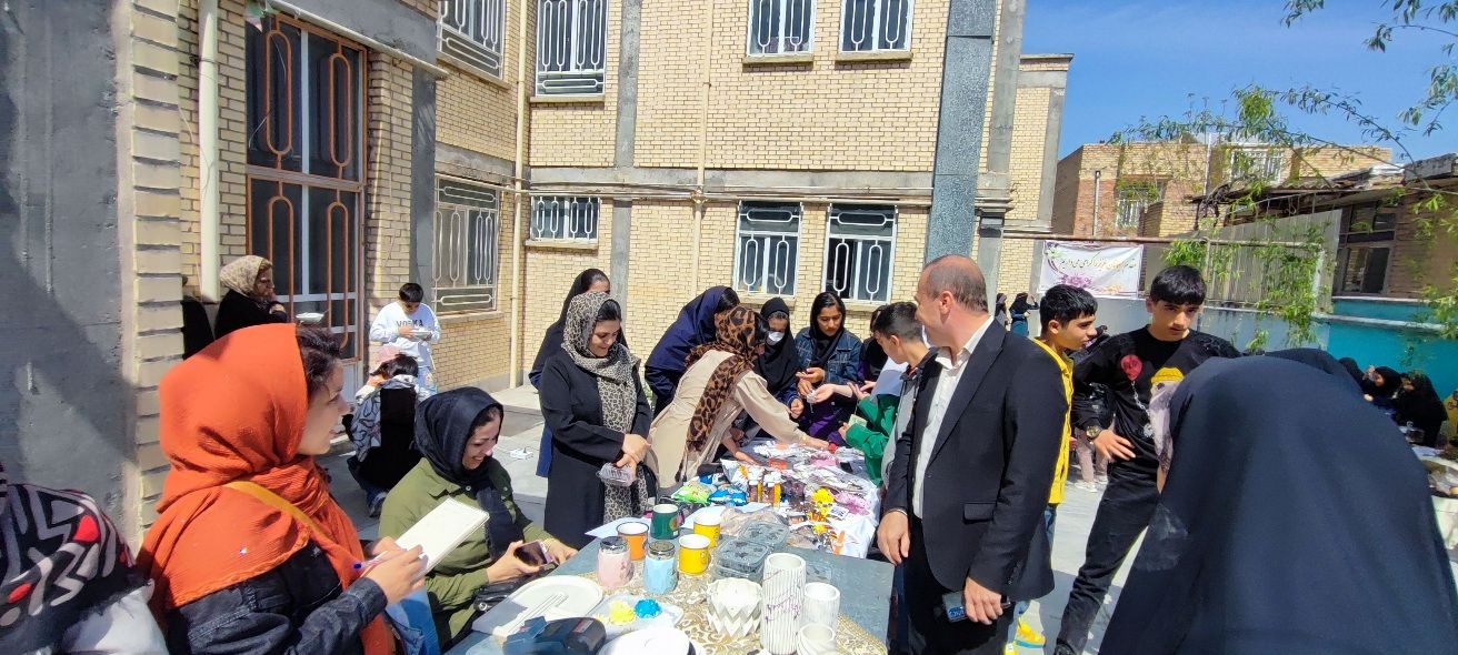 بازارچه دانش‌آموزی در مدارس شهرستان سملقان