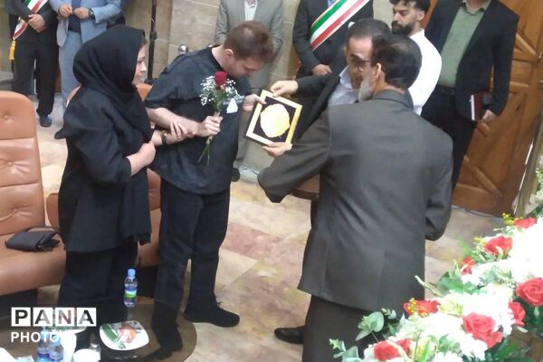 تجلیل از دختران شهدای جنگ رمضان در باقرشهر