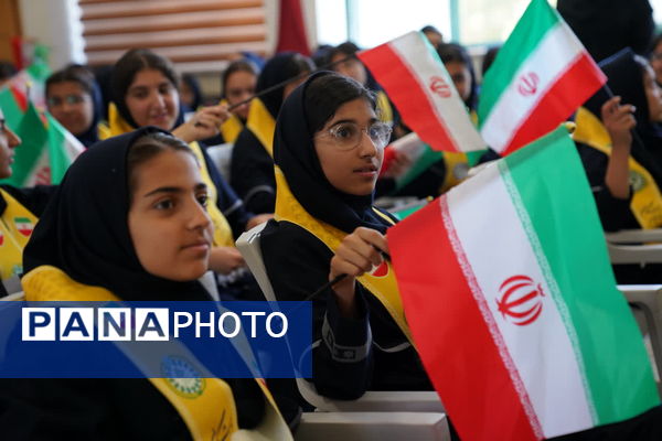 همایش استانی سپاس مربی با حضور پرشور دانش‌آموزان پیشتاز وخبرنگار پانای استان اصفهان