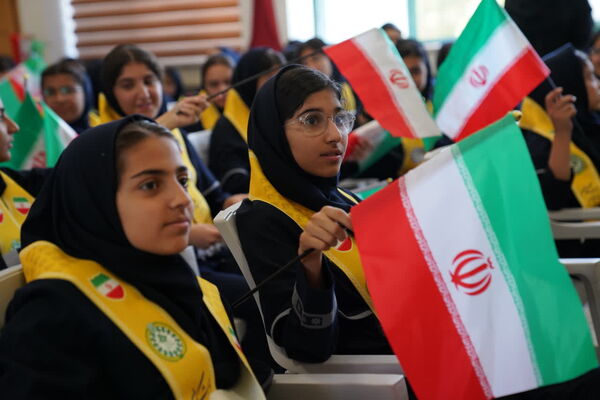 همایش استانی سپاس مربی با حضور پرشور دانش‌آموزان پیشتاز وخبرنگار پانای استان اصفهان