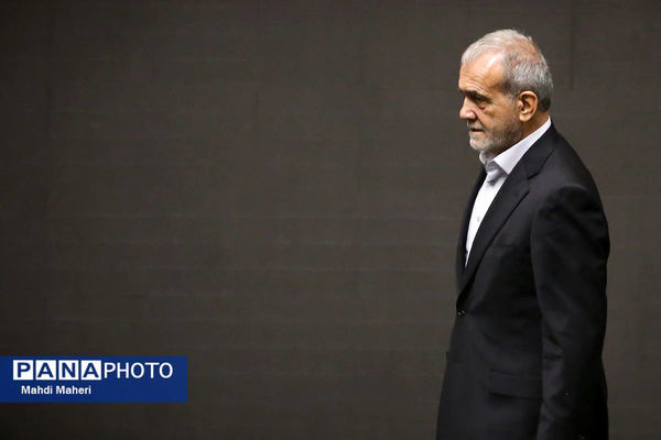 حضور رئیس جمهور در صحن علنی مجلس 