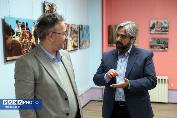 بازدید مدیر روابط عمومی بیمه معلم از نمایشگاه نوراوی اعتکاف