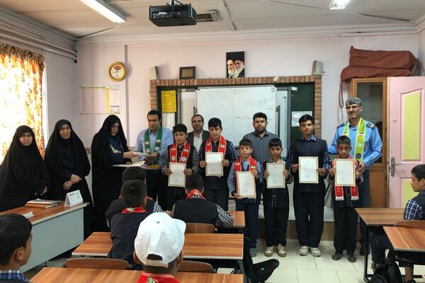بازدید کشوری از دانش‌آموزان پیشتاز دبستان فولادفر ناحیه دو شهرری 