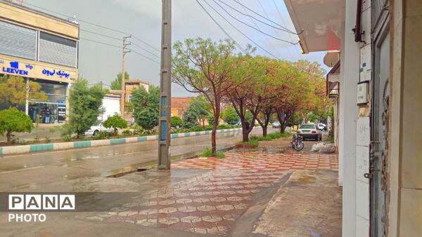 ‌‌باران رحمت الهی،باران بهاری و تماشایی باز هم مهمان شهر نیشابور شد