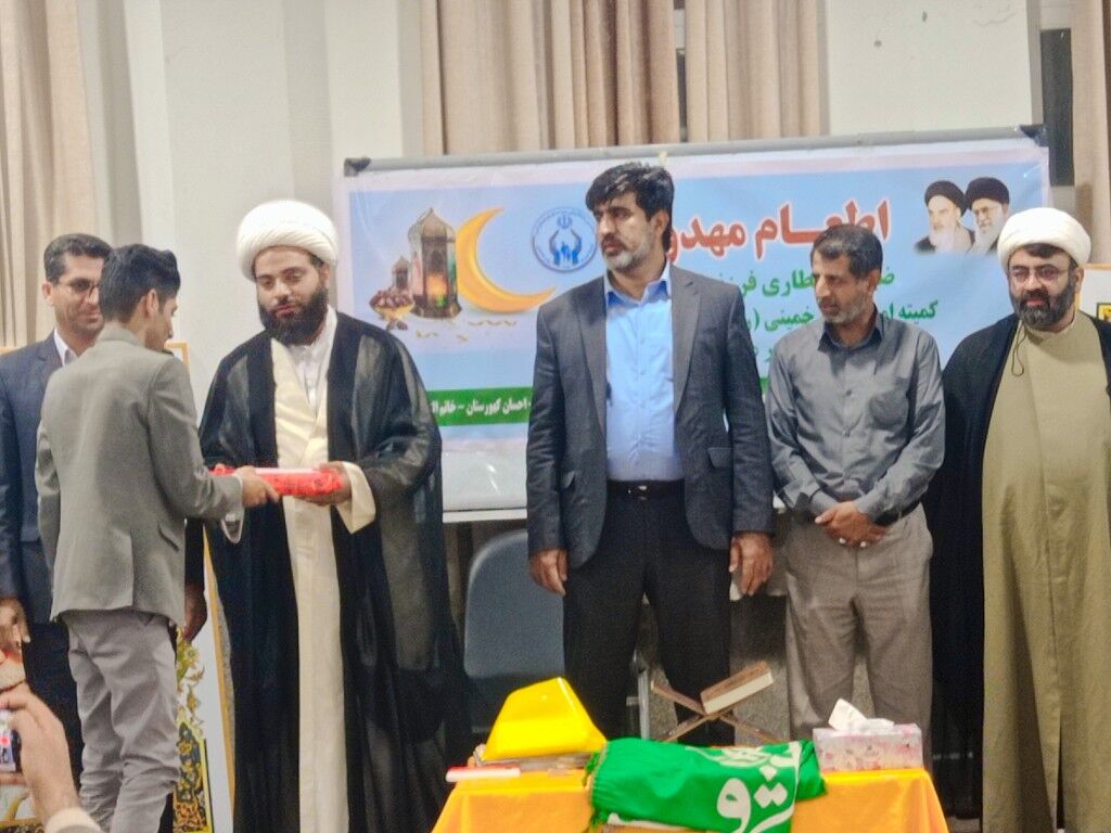 اطعام مهدوی به همت کمیته امداد امام خمینی(ره) در بندرخمیر برگزار شد