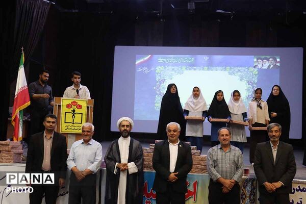 تابستانِ پربارِ دانش‌آموزان گرمه‌ای با تجلیل از ۲۲۰ برگزیده به پایان رسید

