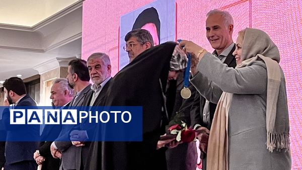 سومین همایش جایزه سال حمیدرضا کلانتریان