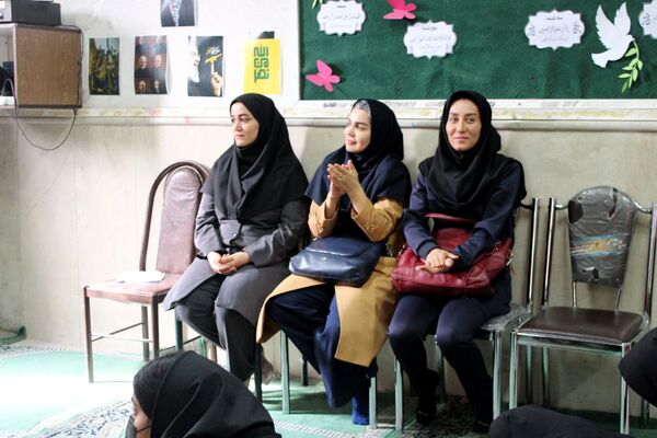 جشن و مولودی‌خوانی میلاد حضرت زهرا(س) در هنرستان آفرینش پردیس 