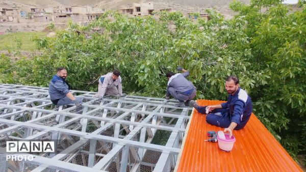 عملیات نصب سقف آموزشگاه های شهرستان مرزی کلات 