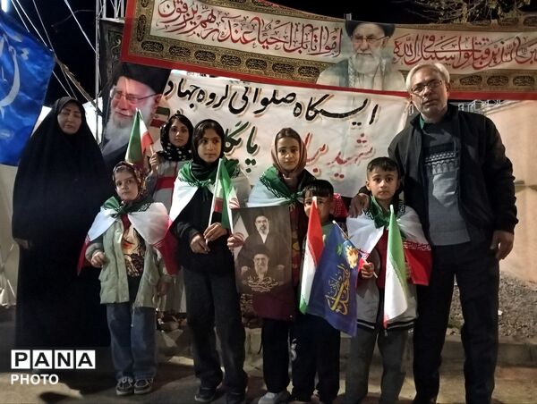 دانش‌آموزان شهرستان مانه در راهپیمایی‌های شبانه در جنگ رمضان 