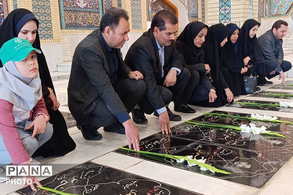ادای احترام به شهدا و تجلیل از مربیان بهداشت در خراسان شمالی