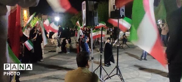 برپایی موکب رهبری و بازسازی نقشه تنگه هرمز در پارک آزادشهر یزد