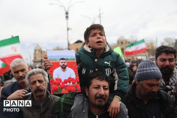تشییع پیکر شهید مهدی مرادی در همدان