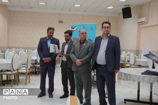 تجلیل از خبرنگاران و فعالان رسانه‌ای بجنورد به مناسبت روز خبرنگار