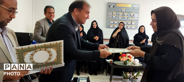 خاطره‌سازان در بهار آزادی؛ گردهمایی پیشکسوتان تعلیم و تربیت 