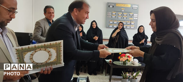 خاطره‌سازان در بهار آزادی؛ گردهمایی پیشکسوتان تعلیم و تربیت 