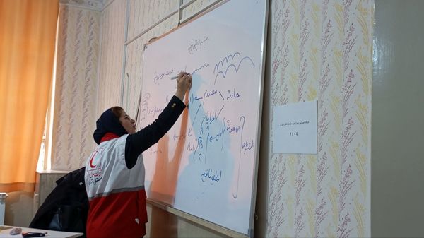 کارگاه آموزشی کمک‌های اولیه سازمان دانش‌آموزی ناحیه 2 کرج 