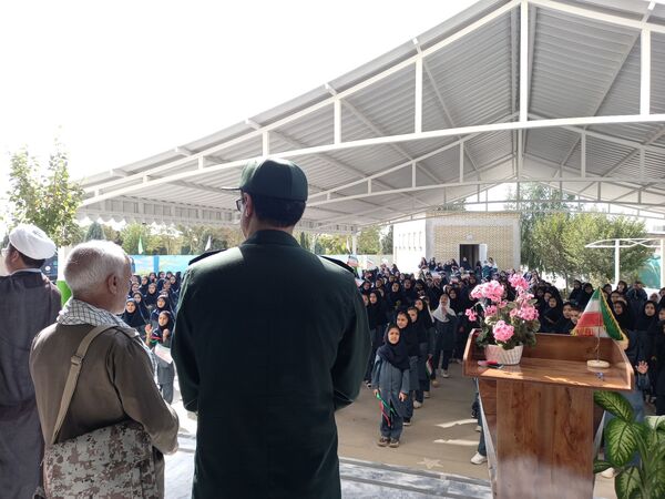زنگ ایثار در دبستان فرهنگ مرحوم فرازمند نواخته شد