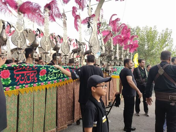 کاروان بزرگ علم گردانی در کاشان