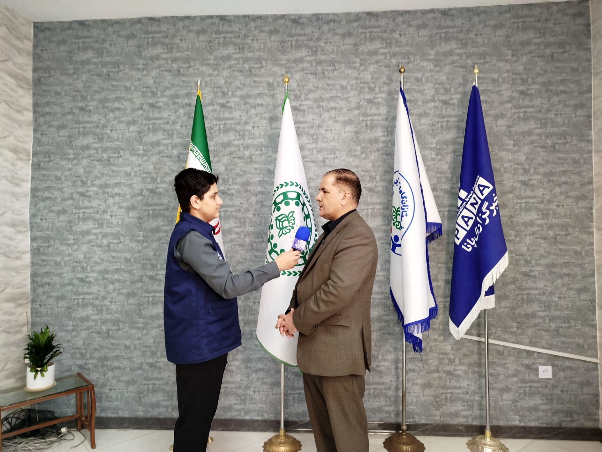 با همیاری مردم و صرفه‌جویی در مصرف می‌توان از بحران عبور کرد