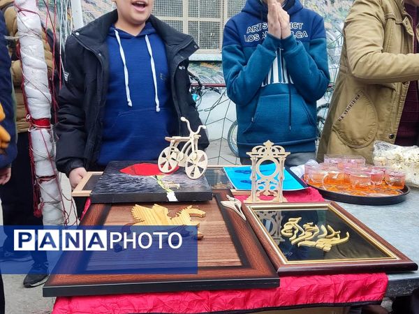 برپایی بازارچه دانش‌آموزی به‌مناسبت عید مبعث 