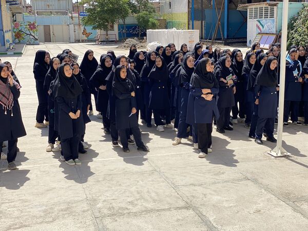 معلمان، مشعل‌داران راه آگاهی در آیینه‌ مهر و خرد