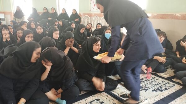 برگزاری مراسم روز دختر در هنرستان خاور عسکری 
