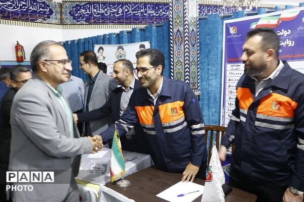 از تجلیل از ایثارگران تا پاسخگویی به مردم؛ برنامه‌های متنوع هفته دولت در فیروزکوه
