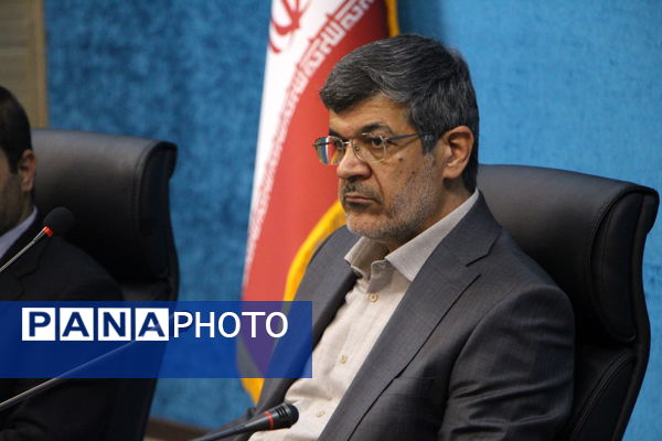 نشست ستاد ساماندهی امور جوانان استان یزد به ریاست استاندار  یزد