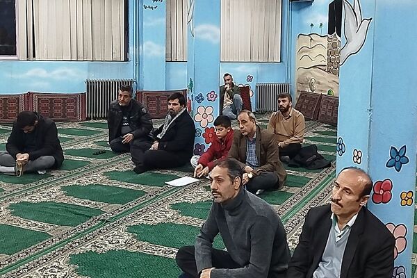 گردهمایی انجمن شعر و ادب فرهنگیان در دبستان طالقانی ناحیه دو شهرری 