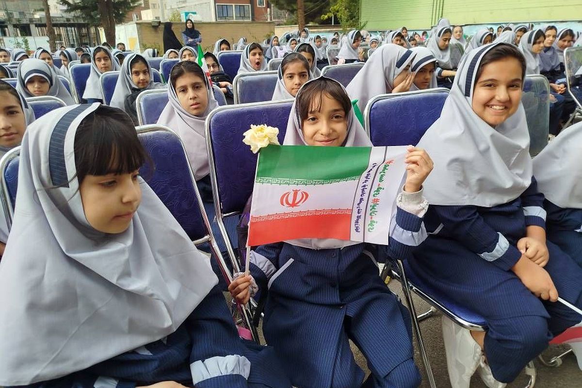 نوروز دانش با حضور دانش آموزان و مسئولان منطقه پردیس 