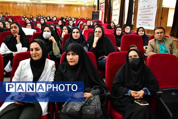 آیین اختتامیه جشنواره سفیران سلامت و تجلیل از فعالان حوزه سلامت در کهگیلویه و بویراحمد