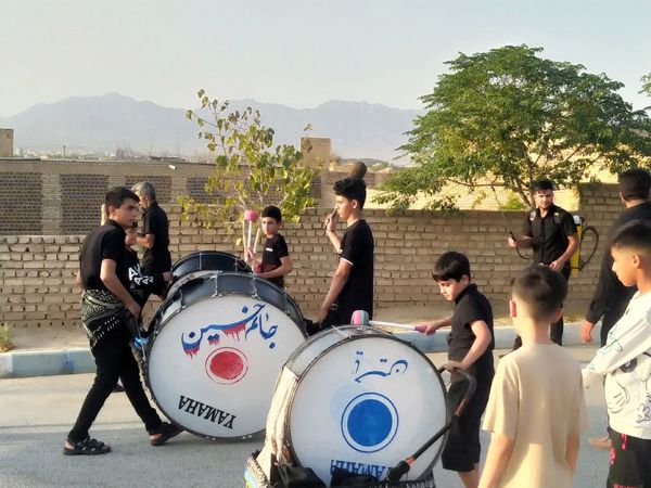 حرکت نمادین کاروان حسینی به‌مناسبت شهادت حضرت رقیه(س) در روستای قوژد