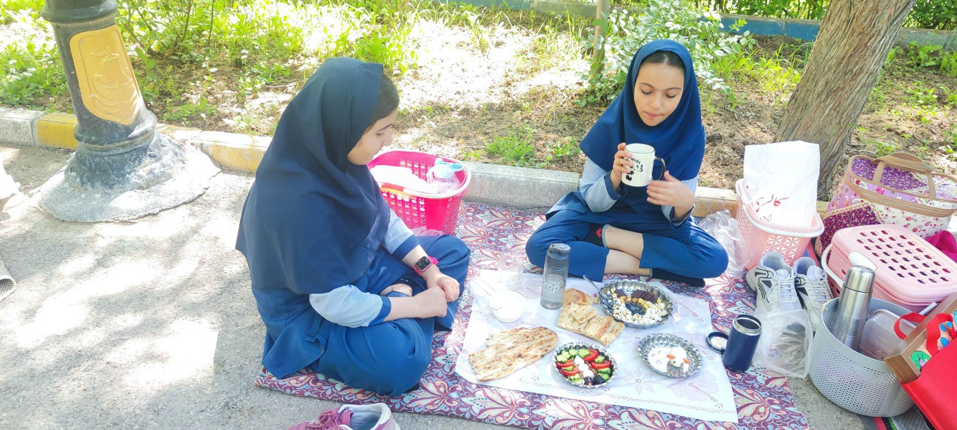 اردوی صبحانه سلامت مدرسه دخترانه ضحی۲ در پارک جنگلی شیروان