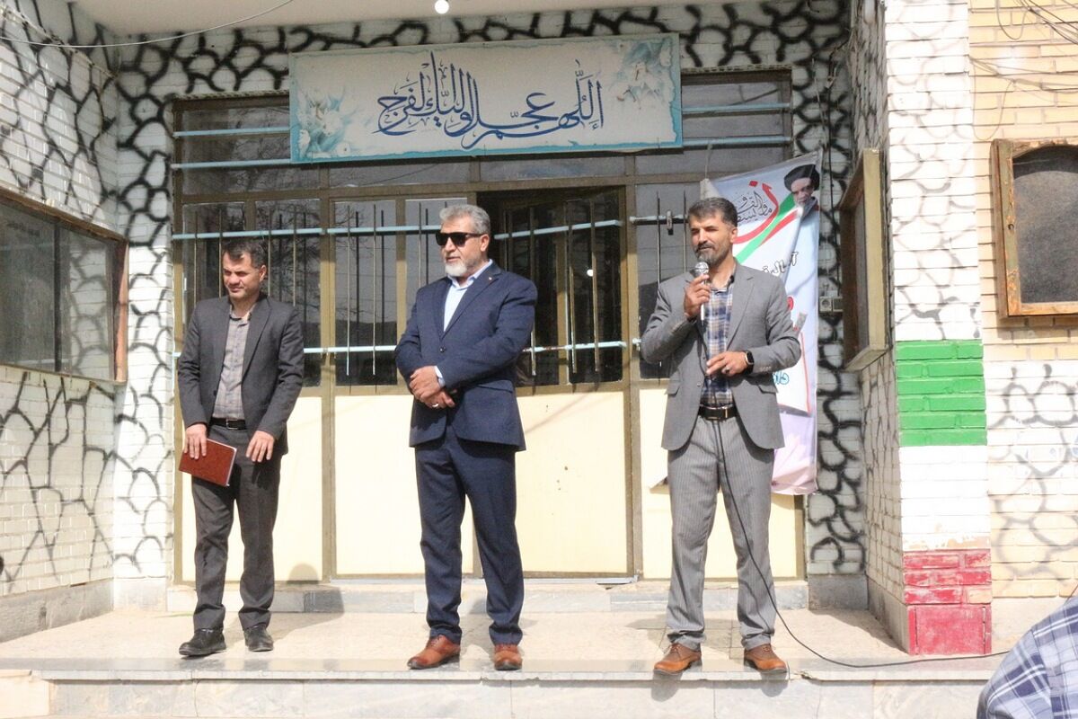 بازدید مدیر آموزش‌و‌پرورش فیروزکوه از مدرسه امام صادق (ع) در آستانه سال تحصیلی جدید