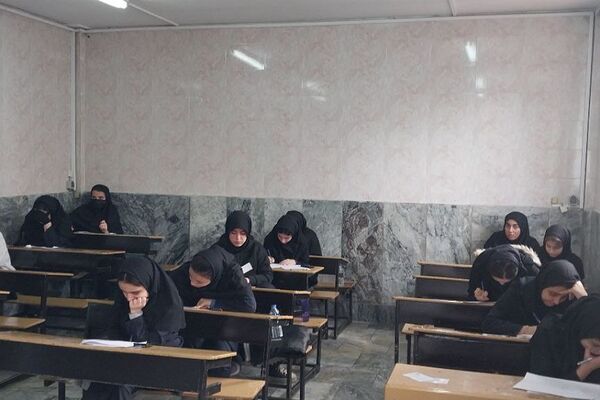 امتحانات نوبت اول در مدرسه حضرت زینب(س) ناحیه یک شهرری
