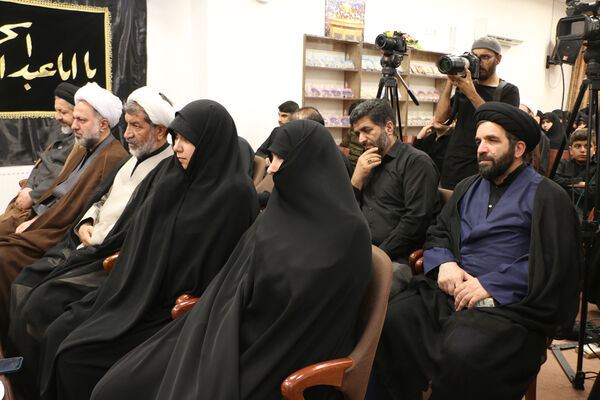رونمایی از یادنامه «ملت ابراهیم» در قم