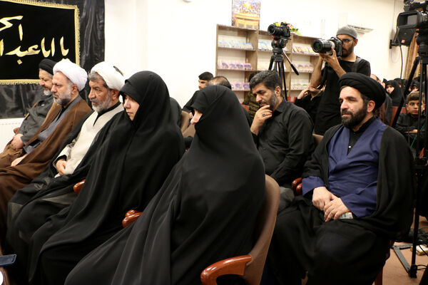 رونمایی از یادنامه «ملت ابراهیم» در قم