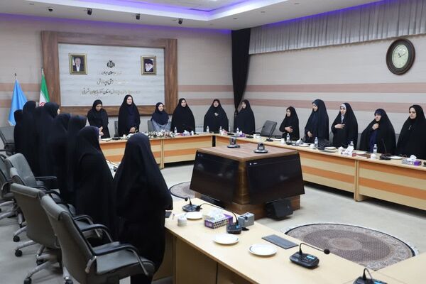 نشست هم‌اندیشی بانوان ستادی اداره‌کل آموزش و پرورش آذربایجان‌شرقی