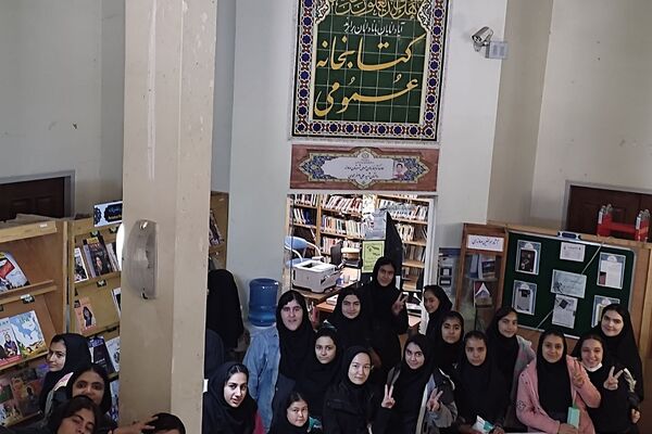بازدید دانش‌آموزان دبیرستان پویش از کتابخانه عمومی فرهنگسرای کوثر دماوند 